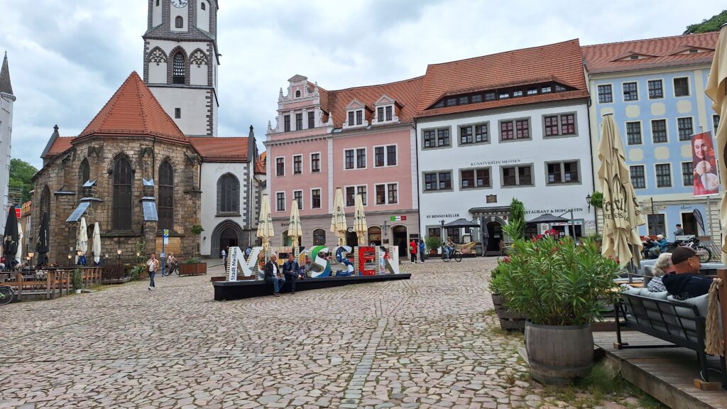 Meissen-Ratskeller mit Marktplatz